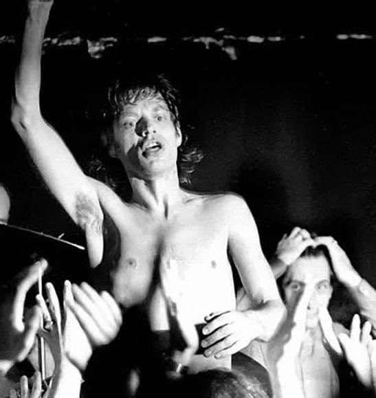 HarperMarvin5's tweet photo. Have a rockin week! #RollingStones https://t.co/zfrpPzq7do