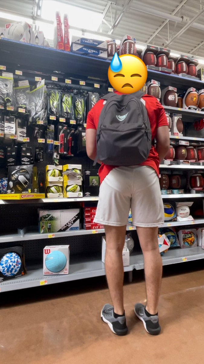 JockEmbarrassed's tweet photo. Just a jock getting some equipment.

#brieflines https://t.co/vTGObyEtx6
