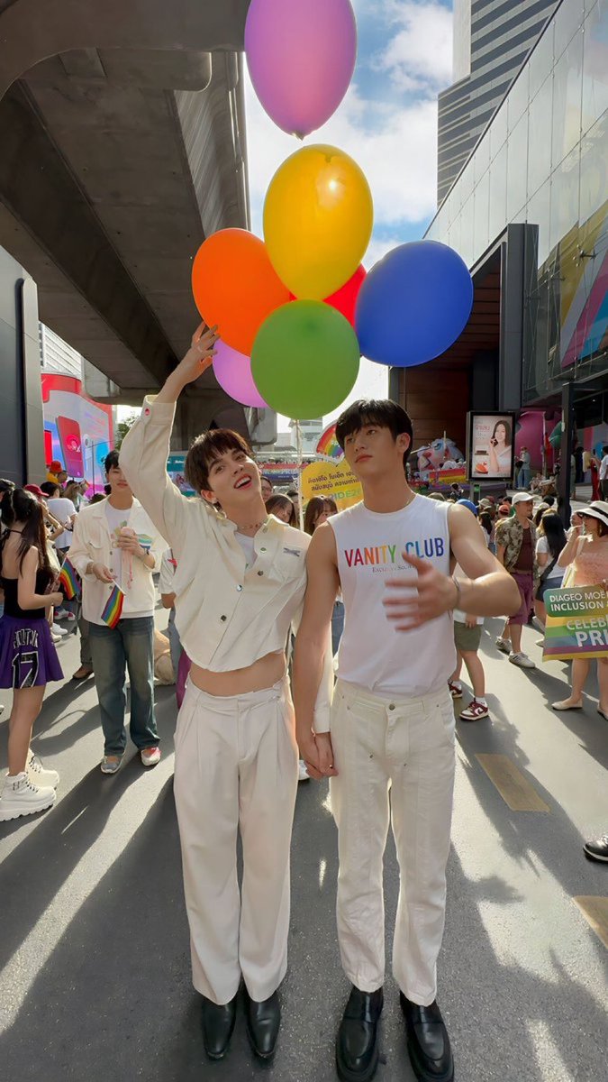 the new youth led progressive government in Thailand is set to legalise marriage for all Thais regardless of sexuality and gender, this week the country celebrates pride month. 

thread of some highlights