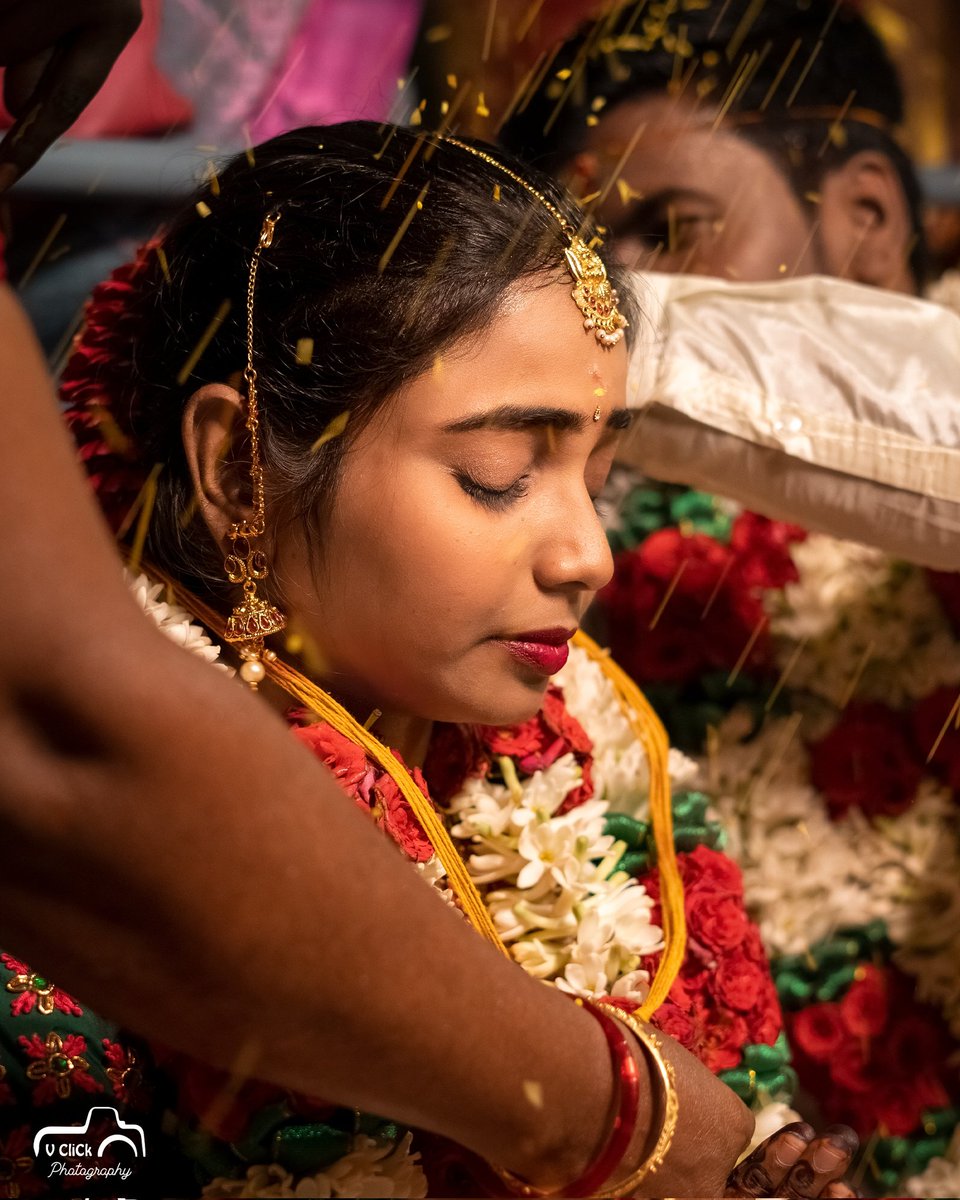 Seethai & Kumaresan Wedding ❣

Book your wedding 7010386068

#KumaresanSeetha
#wedding 
#Photography 
#Candid
#bride
#bridegroom
#love 
#life
#couples
#postwedding
#sonya7iii 
#godoxlighting
#photographer
#Tirunelveli
#thoothukudi
#kovilpatti
#TeamVClick 
#VClick
