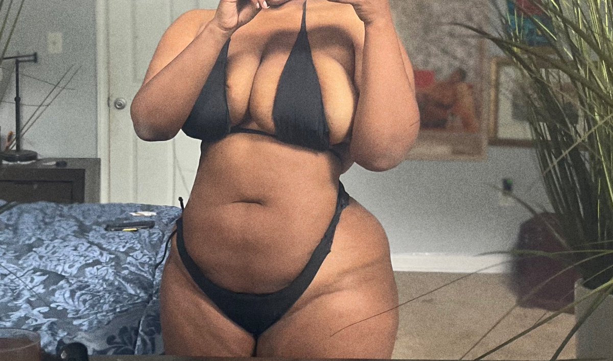 mona_juicy's tweet photo. Women built like this > https://t.co/zPcuhztyt8