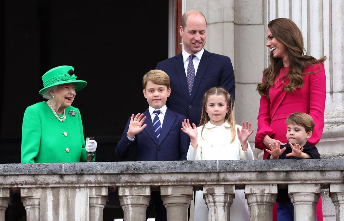 Queen Elizabeth II made her final appearance on the balcony one year ago 👑🥹💚