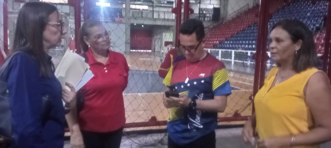 #5Junio 
Desde el coliseo el limón Mcpio Mario Briceño Iragorry nos encontramos en los preparativos para la Expoferias Universitarias Vocacionales Aragua 2023.
#MundoPluripolar
<a href="/_LaAvanzadora/">Yelitze Santaella</a> <a href="/Soykarinacarpio/">Karina Carpio</a> @MPPEDUCACION <a href="/CDCEAragua/">CDCE ARAGUA</a>