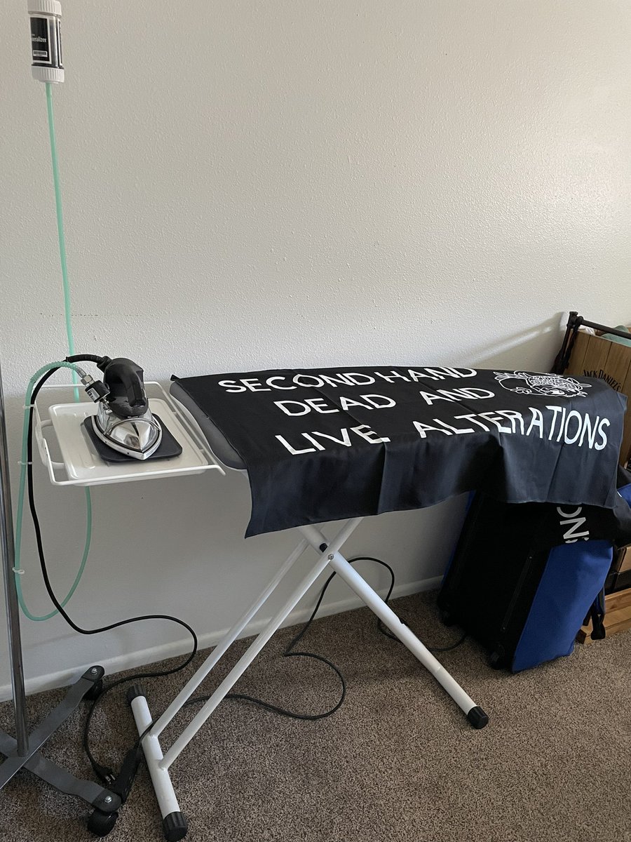 SecondhandDead's tweet image. Just artwork left to unpack…wish I could send all these still good boxes to @CozyKathryn