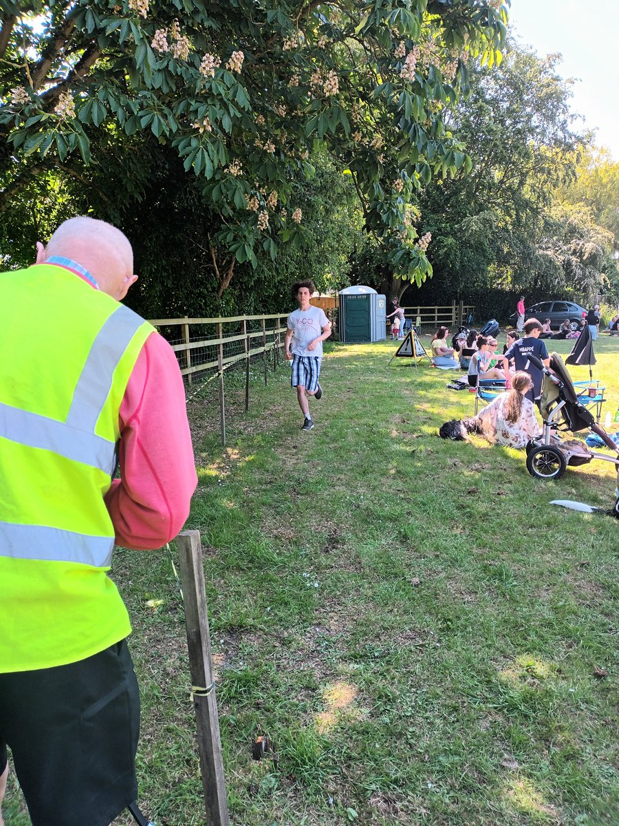 What is the start of the summer if not a village fete? And what's better than to check your speed in time trials with the community speed watch crew? #Speedwatch @20sPlentyOxon @tvpsouthandvale @OxfordshireCC @CoHSATOxon