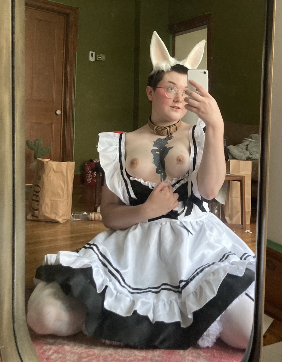 muttmdni's tweet photo. thank u for 250 followers !! here r some uncensored pics of bunny mutt from the yesterday ^.^ #nsfwtwt #petplay #ftm #collared #tattoos #bunny #maid #cosplay #nsfw #bdsm #transboy #softbutch #tboy #pawsocks #femboy https://t.co/G9UIJcN6mr