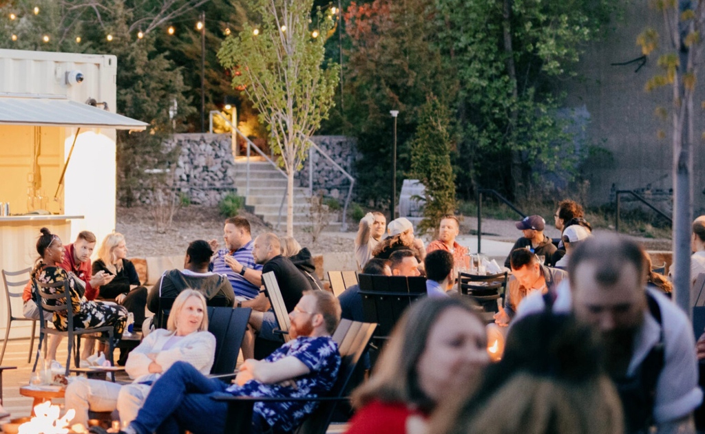MNMOmag's tweet photo. Minnesota's BEST patio is at @osdistillingco! Congratulations for earning the most votes over the last five weeks, and to celebrate, join us between 4 and 7 pm on Thursday, June 8 at their Minneapolis patio to celebrate their recognition. https://t.co/CegASBVoRg