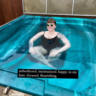 #NewProfilePic skipta einni heimskulegri sundmynd út fyrir aðra heimskulega sundmynd (líka nýr banner)