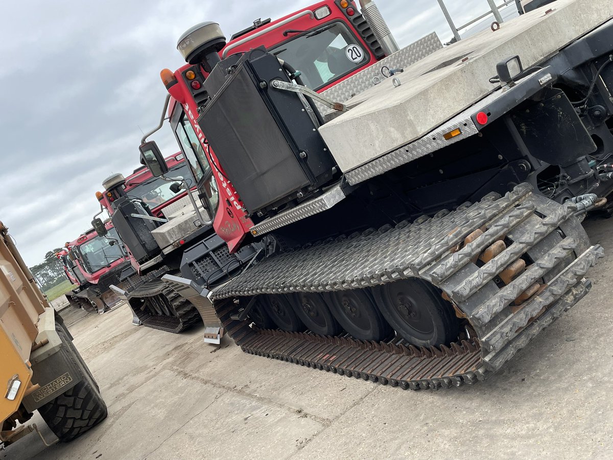 Getting ready for #silageseason #clamping #safety #lovethesemachines  🌽🌾