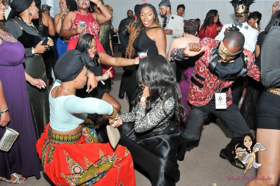 Planning an Upper Echelon Summer party in Atlanta! Any businesses want to collaborate?? I can bring out sexy singles. We need a sexy location, food, drinks… Pool party? Garden Party? Upscale &amp; fun 🤩 💘 #UpperEchelonMatchmaking