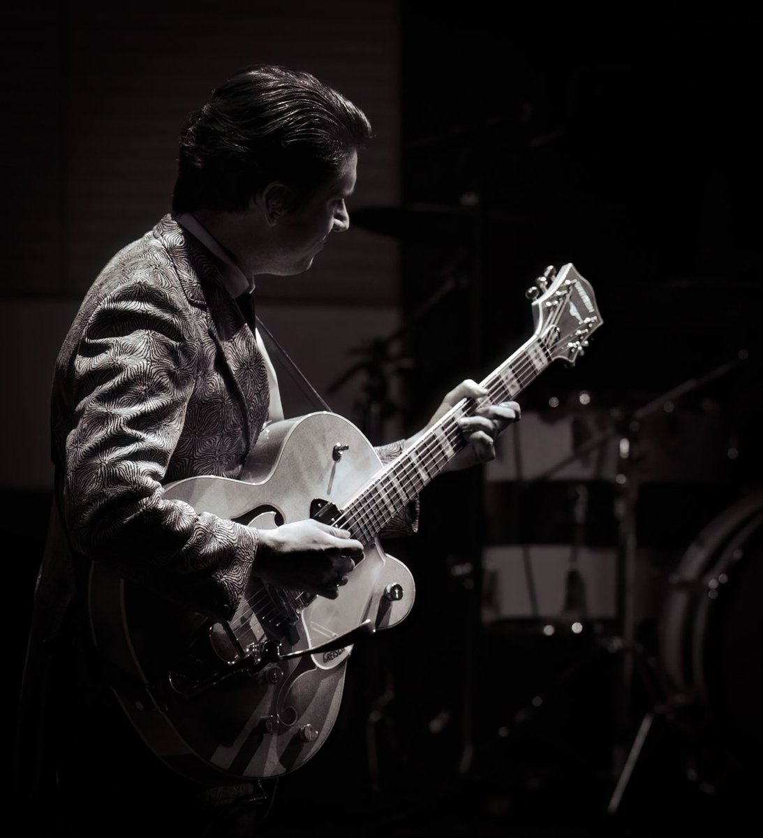 ImageryPM's tweet photo. Took some photos of Walk Right Back, an Everly Brothers tribute, @FloralPavilion in New Brighton. Great show performed to a sold out audience #music #everlybrothers #photography #newbrighton #floralpavilion #concert #theatre #walkrightback https://t.co/0BPXsXBXCo