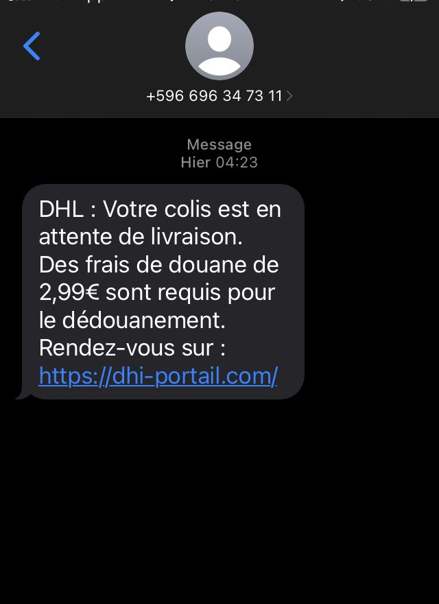 ListenSaez's tweet photo. Encore des messages à la con #PireArnaqueSMS https://t.co/rpX6FAYRxB