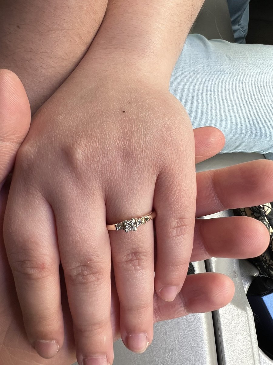 A little life update:

She said yes! 

You’re legitimately the best thing to ever happen to me. Every day I wake up I look forward to building my life with you and growing old with you 💞

I couldn’t have chosen a better partner in crime 🥰 <a href="/kirbyap3/">kirby 🌹🇵🇭</a>