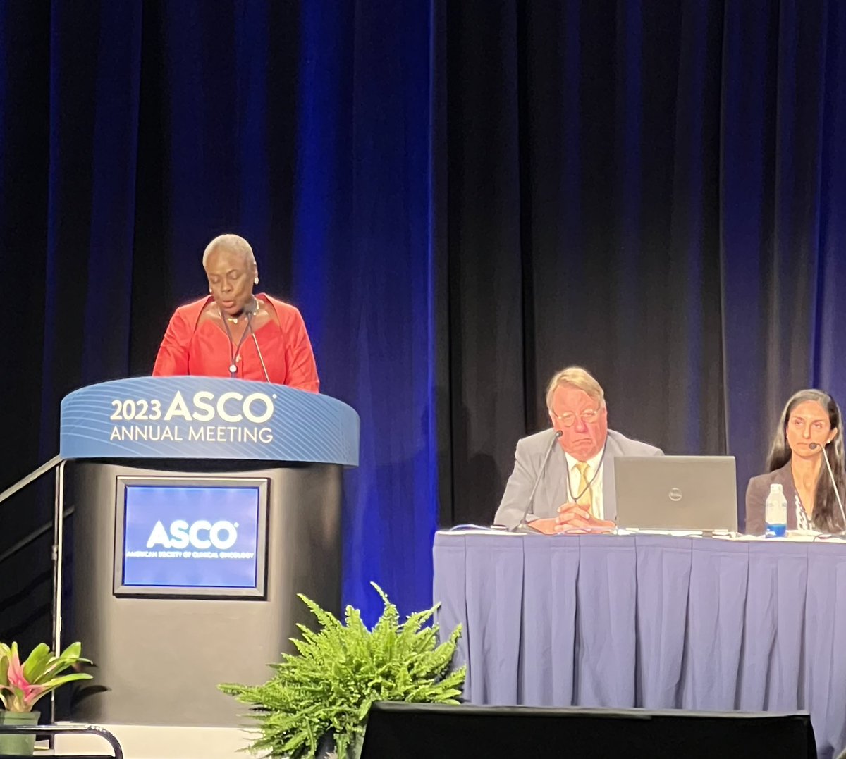 Shelly CummingsCGC (@shellycumming18) on Twitter photo Dr Olopade discussing the <a href="/myriadgenetics/">Myriad Genetics</a> combined PRS with TC 8 for ALL ancestries stratifies breast cancer risk beyond clinical factors currently used in the clinic.
#ASCO23 Dr Olopade discussing the <a href="/myriadgenetics/">Myriad Genetics</a> combined PRS with TC 8 for ALL ancestries stratifies breast cancer risk beyond clinical factors currently used in the clinic.
#ASCO23