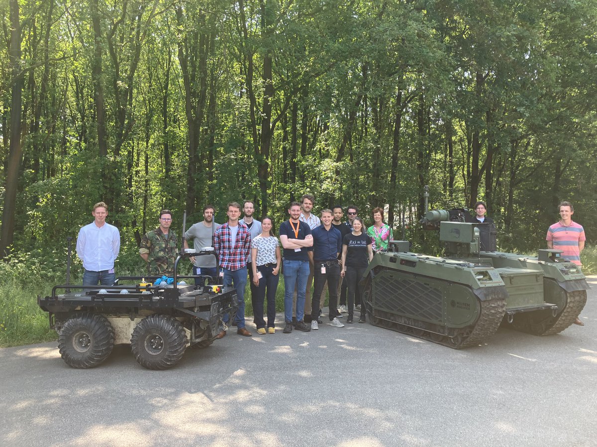 KIVIDV's tweet image. Geweldige zevende cursusdag gehad op de Generaal Majoor de Ruyter van Steveninckkazerne in Oirschot. Thema: 'De @landmacht'. Veel gezien en gehoord. In de middag een bezoek gebracht aan de RAS-eenheid. Nieuwe editie start in sept. cursus.kividv.nl