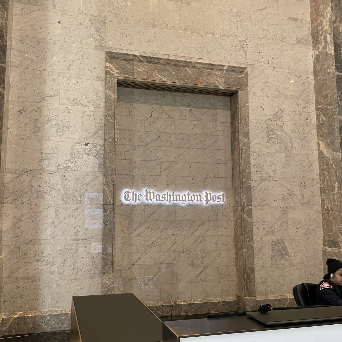 Eli Tan tweet media