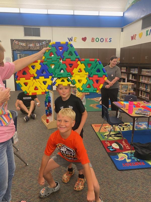 RLSStars's tweet image. A terrific first day of summer library!  Thanks for spending your afternoon with us.  See you next week when we Makerspace arts and crafts!  Story starts at 1:00, snacks are ongoing, and thinking takes a while - so come ready to "bee" creative!