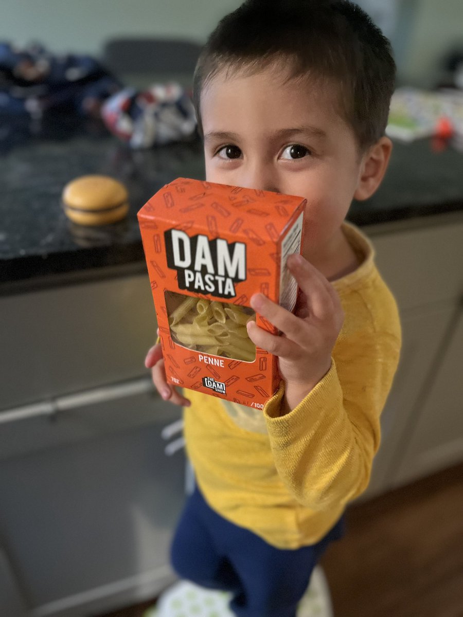 popilart's tweet image. My boy made me a dinner. @THEDAMSHOW_ pasta are dame good 😭❤️✨🙌