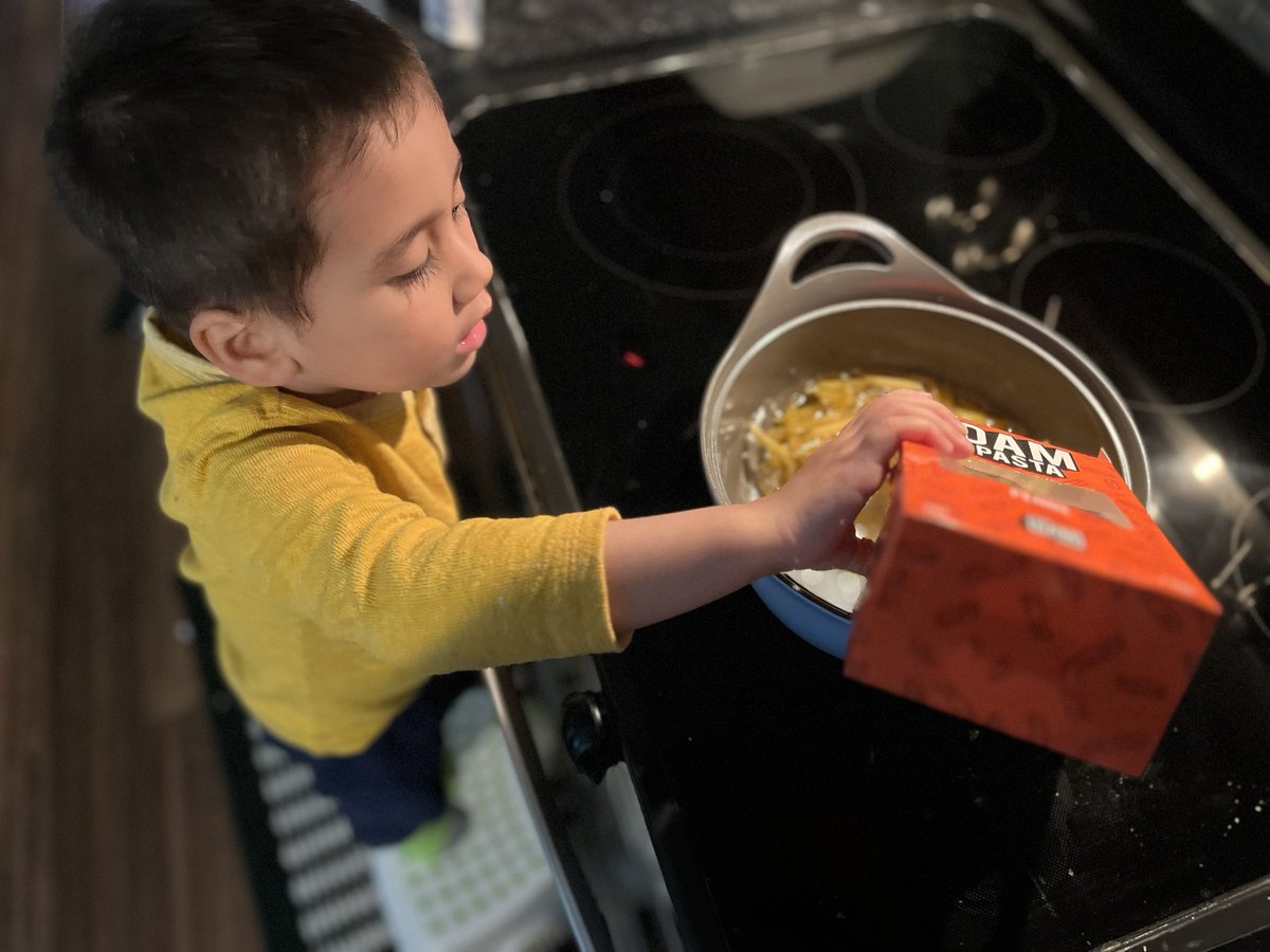 popilart's tweet image. My boy made me a dinner. @THEDAMSHOW_ pasta are dame good 😭❤️✨🙌