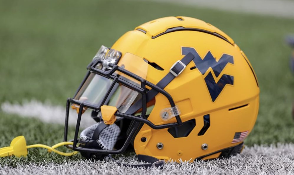Had a great time repping out at <a href="/WVUfootball/">West Virginia Football</a> with my Mooney brothers. Special thanks to <a href="/CoachKoonz/">Jeff Koonz</a> and <a href="/CoachBlaineStew/">Blaine Stewart</a>
#WVU#mountaineers#climbtoglory#mooneyfamily#ridinwiththeheard