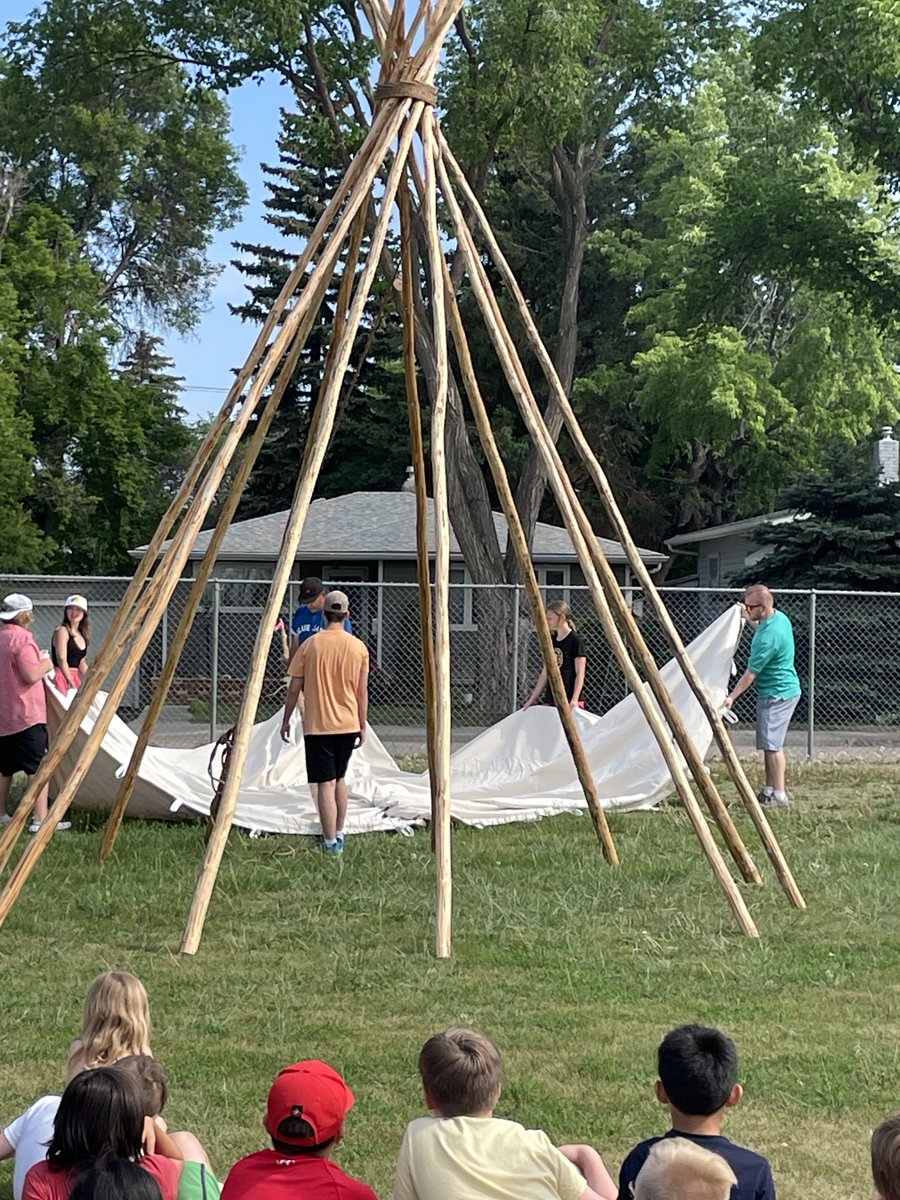 Thank you Lyndon for coming to St. Mary's to set up our Tipi and share many wonderful stories. <a href="/StMarySchool2/">St Mary School</a> <a href="/HolyTrinitySD/">Holy Trinity</a>