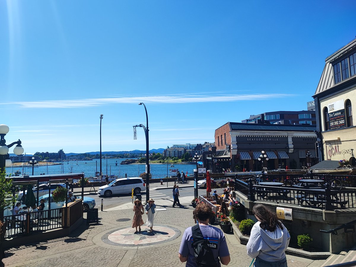 ビクトリアほんとに良かった。
バンクーバーより好きかもしれないって言いたいけど一日しかしなかったから全然わかんないよね笑
街並みとか私の中のざ！留学！って感じがした気がする笑
近いうちにもう一回いこう〜！！笑