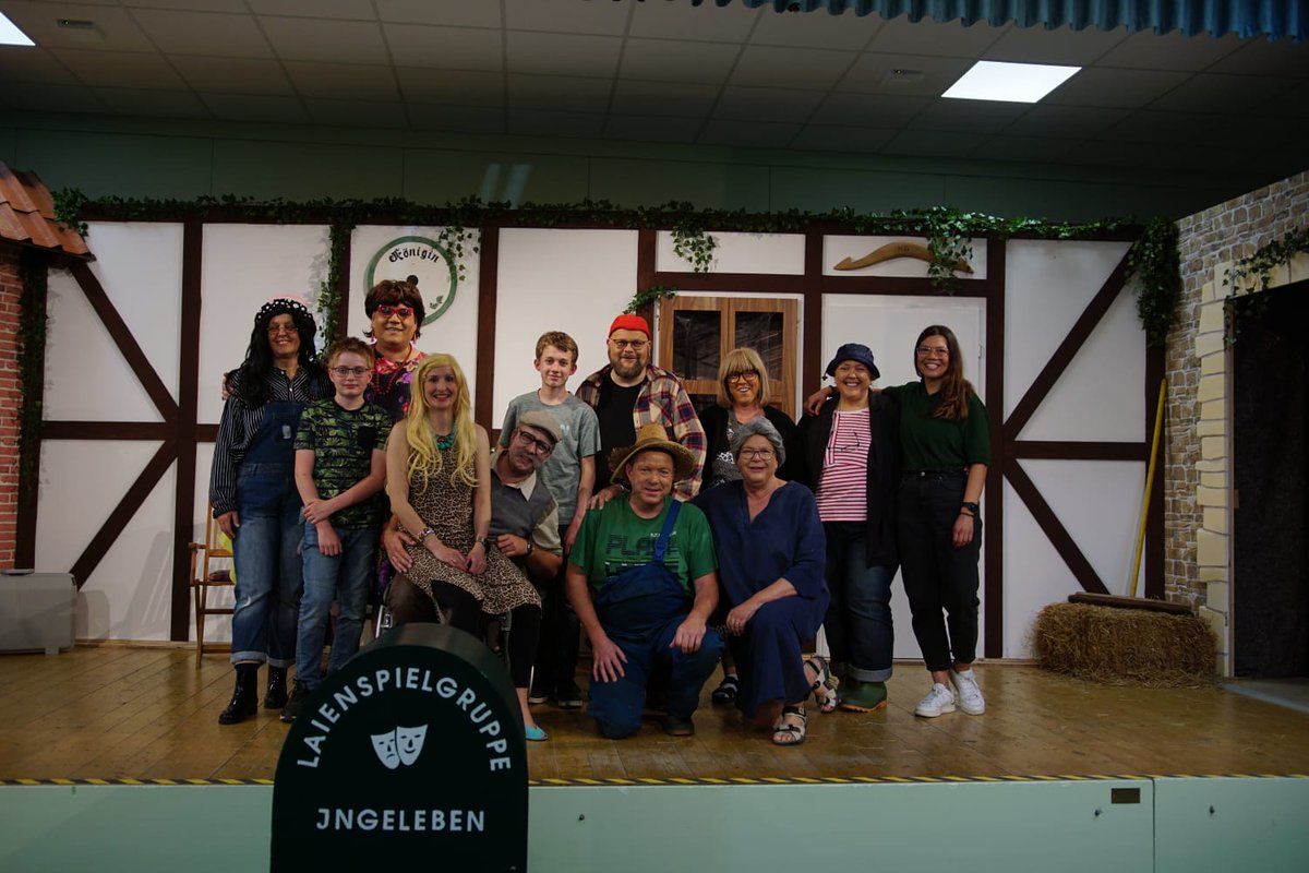 LSGIngeleben's tweet photo. Unsere #Premiere war ein toller Erfolg ! Volles Haus - ein begeistertes Publikum - glückliche Regie samt Darsteller...was will man mehr ? Wir bedanken uns herzlich bei allen Besuchern, Akteuren und Supportern !
https://t.co/Akz3CJ0OWE
#Laientheater #Theater #Ingeleben https://t.co/kQrqiDtDC4