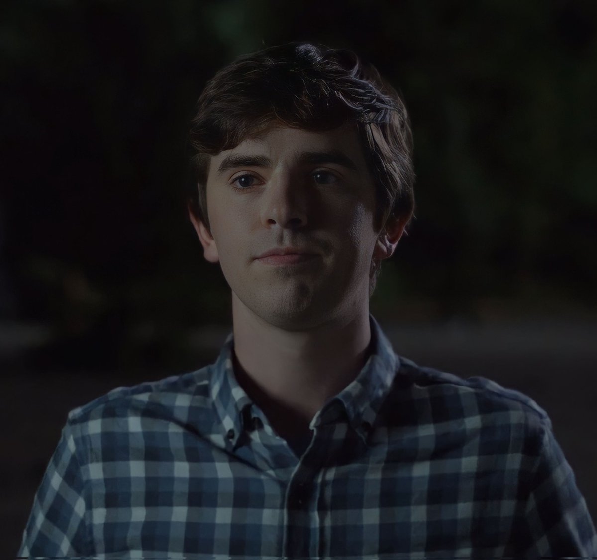 Shaun waiting for Lea to surface in that lake in Casper,  Wyoming 😦
🥞🍏💖💙 #FreddieHighmore #DrDimples #DrShaunMurphy #TheGoodDoctor @freddiehighmore @GoodDoctorABC @SPTV @ABCSignature 
Screencap by @mskitkat2u ♾️💖💙