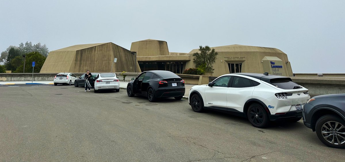 Timecop1982's tweet image. Summer Space 🚀 camp… #HellaTeslas and EVs… parents here get it.