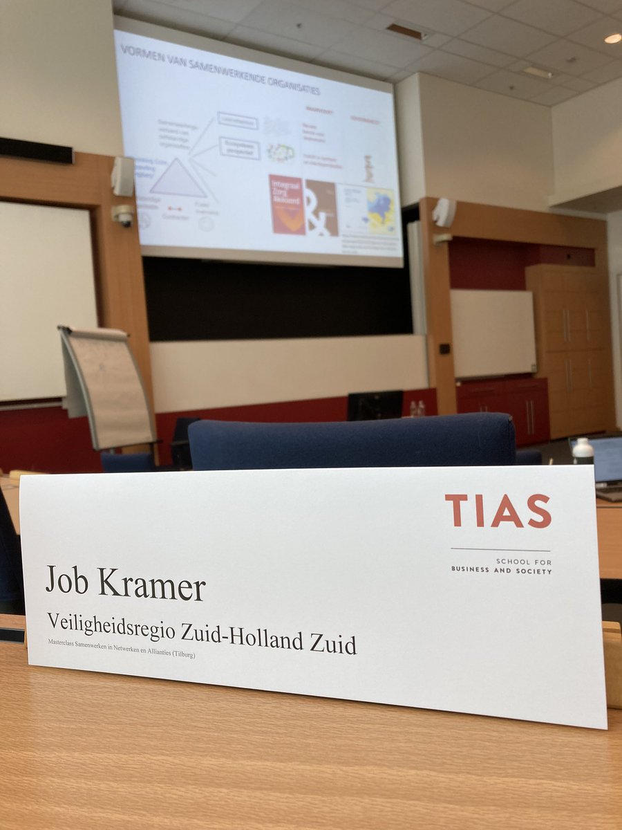 Prachtige dag om te starten met de Leergang Management &amp; Leiderschap <a href="/TIASNews/">TIAS</a> 

“Never stop asking” is hier het credo. Nieuwsgierigheid en gezonde twijfel als basis voor ontwikkeling.