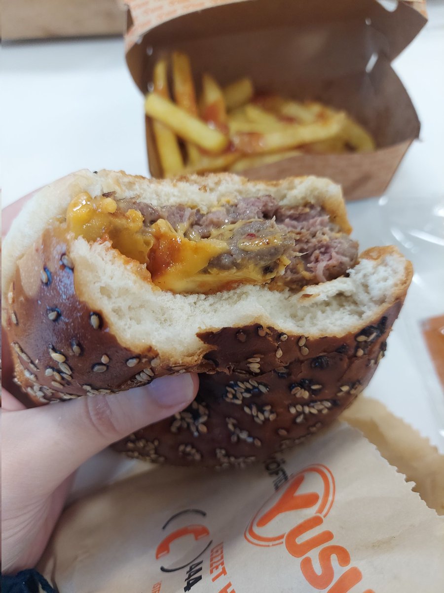 onlyyben's tweet photo. Aynen diyet yapacaksın aynen 5 kilo vereceksin aynen https://t.co/BNCW6qg1mJ