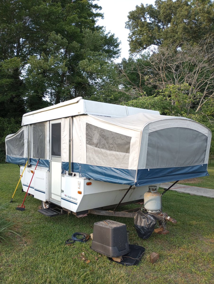 TheForeverWalk1's tweet photo. Our palace for the next couple nights!! #hikingadventures https://t.co/I71nlHmoeF