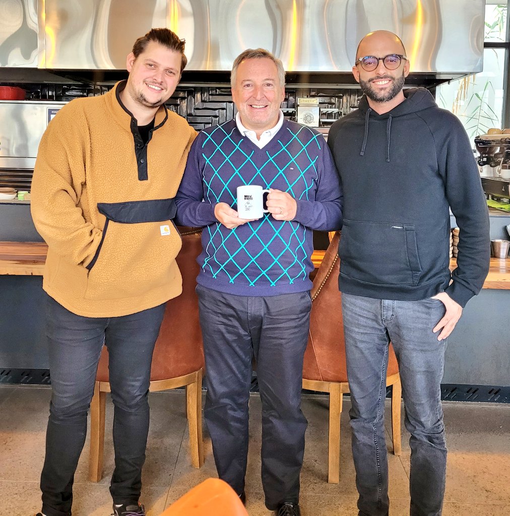 mira con quien me encontré  ?
con Federico y Leandro Ciappina, los responsables de "MardelValley" en su 7° edición realizada en el Polideportivo el pasado fin de semana !

un suceso que trascendió las fronteras del país  !

#VamosMardelPlata👍🇦🇷

<a href="/mardelplata/">Turismo Mar del Plata</a> <a href="/RevistaCentral1/">Revista Central</a>