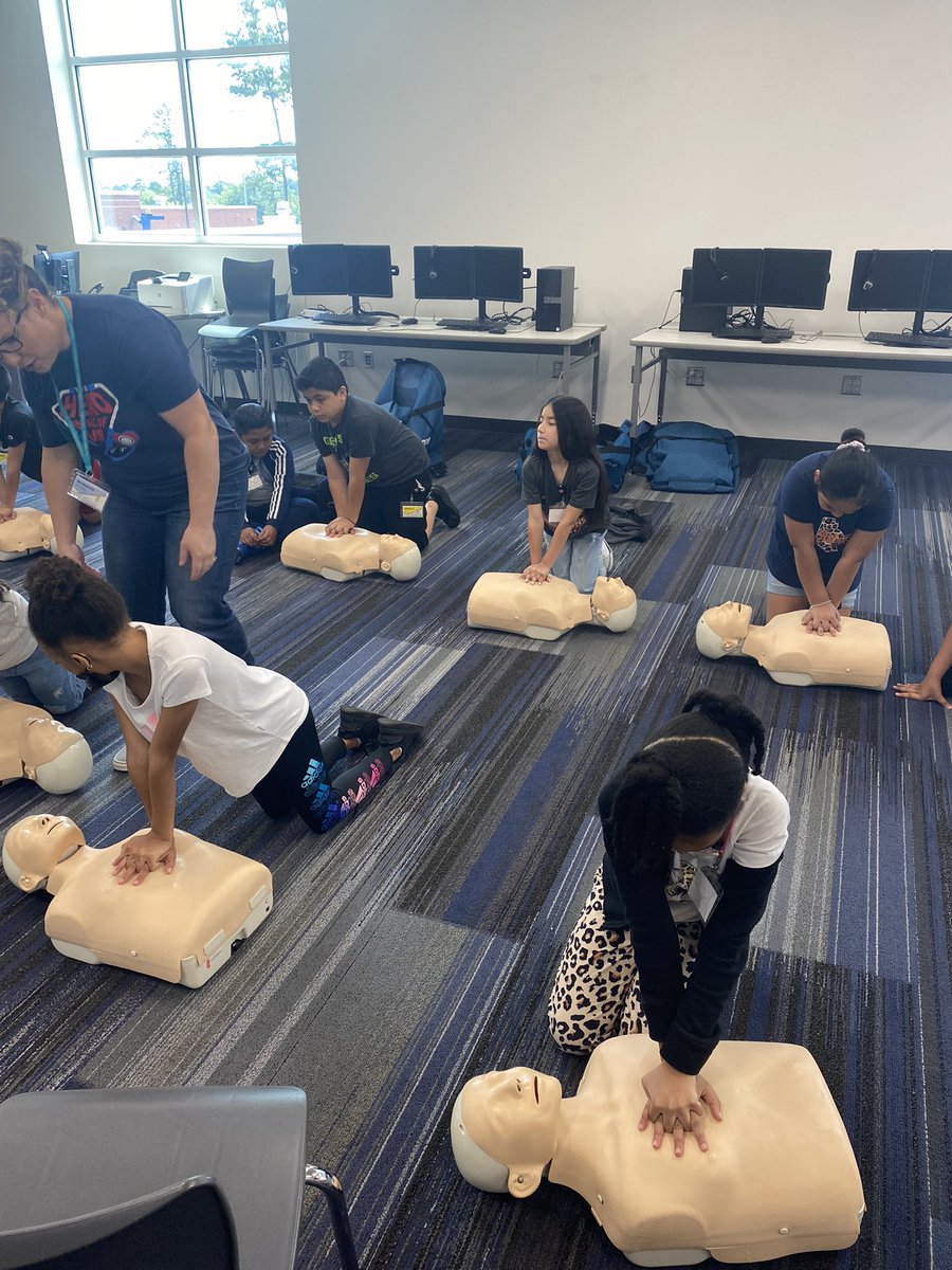 Students are having a blast at our CTE Mini Med School Camp.  Today was full of exciting rotations and activities. @ChannelviewISD  #CTERocks