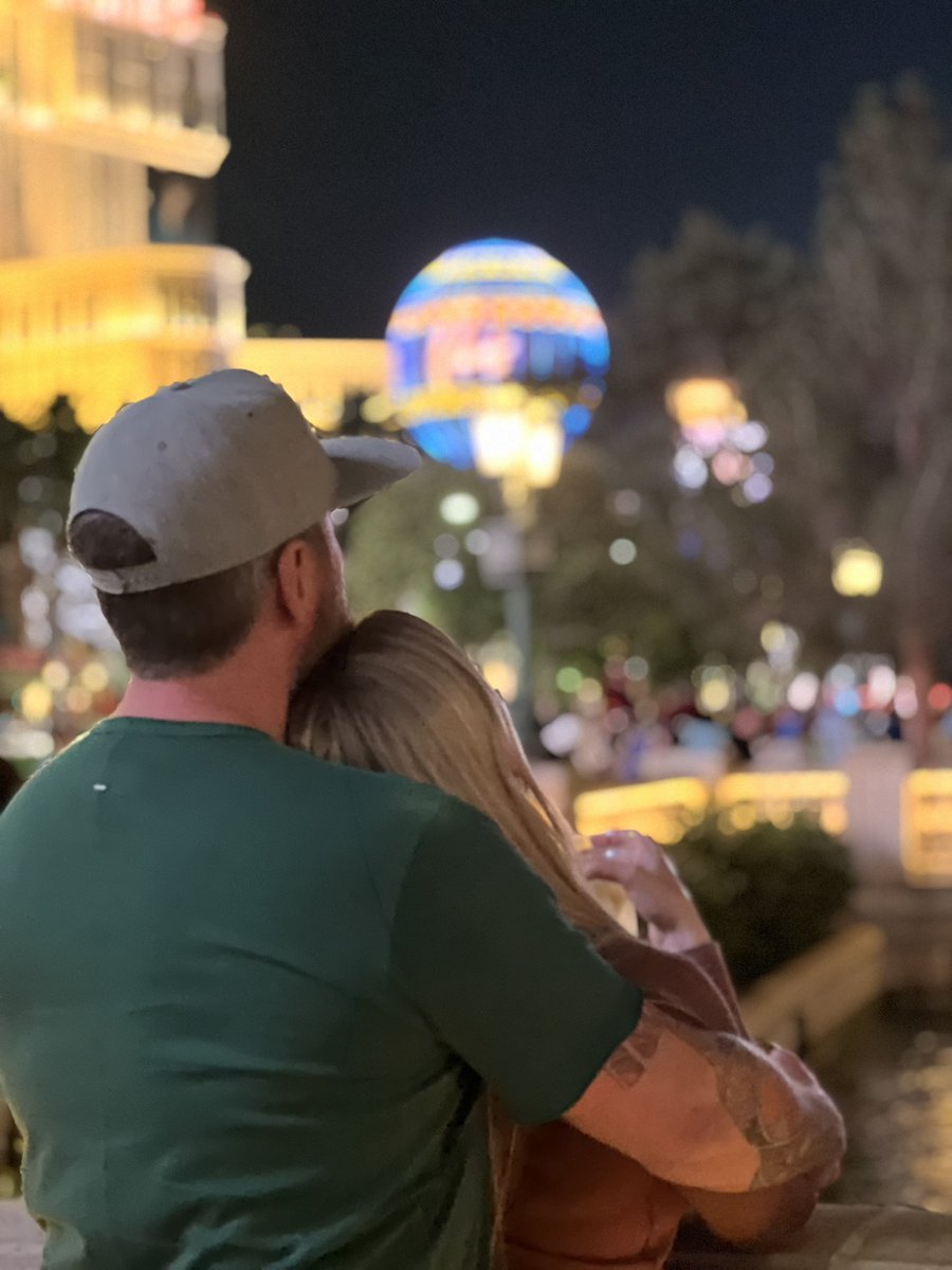 Kelsey Cook (@kelseycook) on Twitter photo VEGAS!! 🤩 thank you guys for a weekend of great shows at <a href="/kimmelscomedy/">Jimmy Kimmel's Comedy Club</a> club! I even got to have <a href="/thatchaddaniels/">chaddaniels</a> with me doing surprise guest spots 😍 Stamford, CT this weekend at <a href="/NyccStamford/">NYCC Stamford</a> for those of you in the NYC area! Then Burbank, Phoenix, Davenport and Dania Beach. VEGAS!! 🤩 thank you guys for a weekend of great shows at <a href="/kimmelscomedy/">Jimmy Kimmel's Comedy Club</a> club! I even got to have <a href="/thatchaddaniels/">chaddaniels</a> with me doing surprise guest spots 😍 Stamford, CT this weekend at <a href="/NyccStamford/">NYCC Stamford</a> for those of you in the NYC area! Then Burbank, Phoenix, Davenport and Dania Beach.