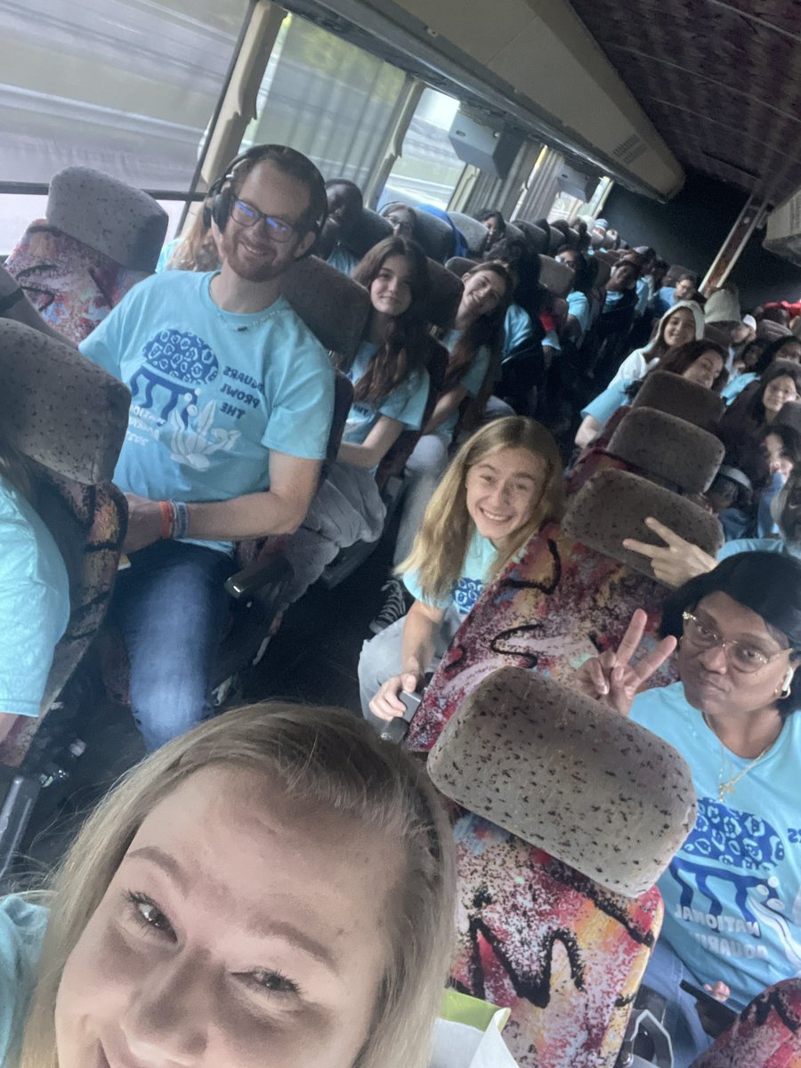 JolliffMiddle's tweet photo. Jags have been busy field tripping to @NatlAquarium! 8th graders, parents & staff PRESSed overcoming unexpected issues with 😊, grace & fun! #futureinfocus #marinejags #wePRESS #engageCPS https://t.co/K6KOOR8rSW