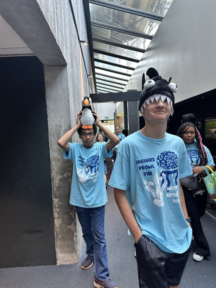JolliffMiddle's tweet photo. Jags have been busy field tripping to @NatlAquarium! 8th graders, parents & staff PRESSed overcoming unexpected issues with 😊, grace & fun! #futureinfocus #marinejags #wePRESS #engageCPS https://t.co/K6KOOR8rSW