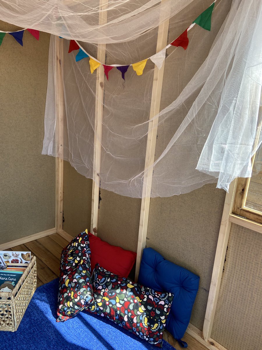 SeanMillar16's tweet photo. You can read and write anywhere! That’s the message @S_L_P_S  with the installation of two of these lovely new outdoor reading and writing summer houses! Just the weather for them too. https://t.co/bezhiawFmJ