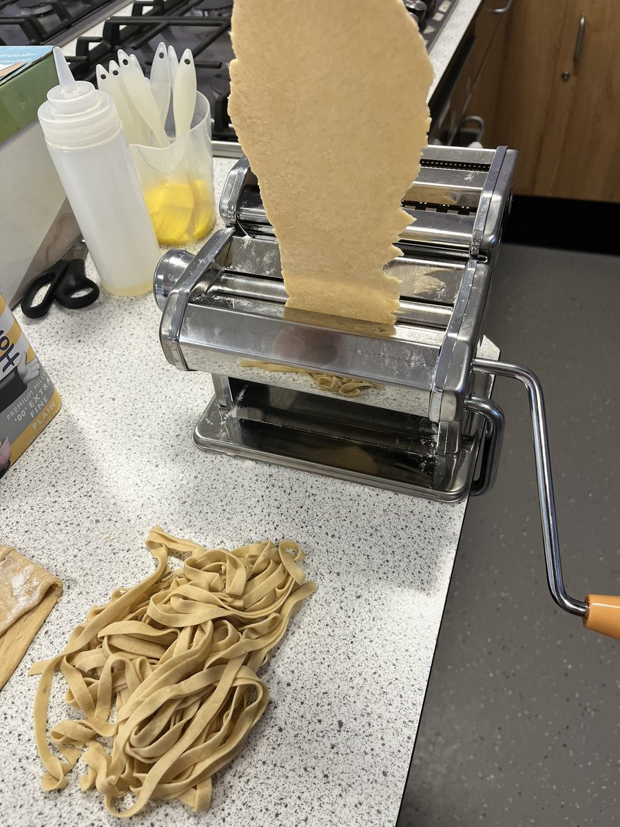 MissStewartHE's tweet photo. CIAO TUTTI!! 🍝
It is Italian week 🇮🇹 in my kitchen. My ISP S3/4 class worked so hard today to make fantastic tagliatelle from scratch! They even made a tomato sauce too! Mamma mia they are so talented! 👩🏻‍🍳 👨🏻‍🍳 @PGSPupilSupport #italiancooking #pastamaking #skillsforlife #ambition https://t.co/6VVVrullRy