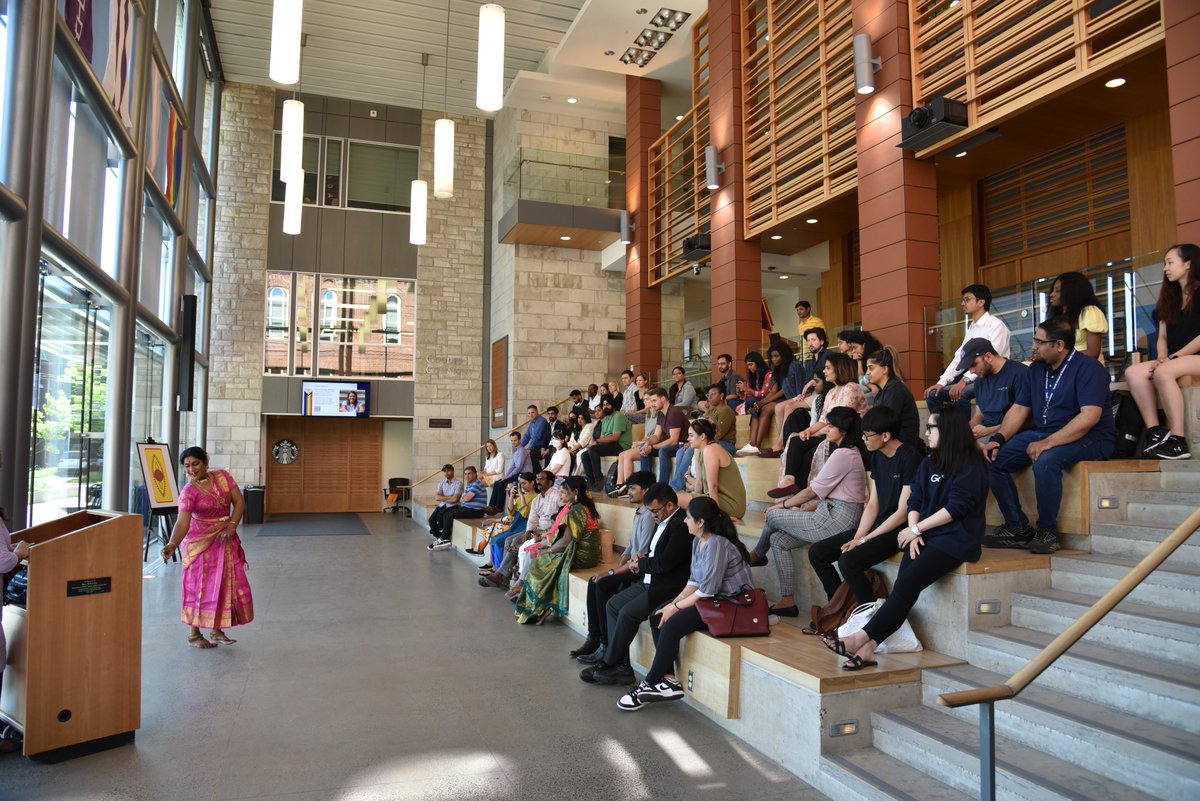 SmithBusiness's tweet photo. Last week, the #SmithMBA #EDII Club presented a Bharatanatyam performance by the renowned Dr. Narthaki Nataraj (@NarthakiNataraj). Audience members had opportunity to learn how she uses dance to advocate for marginalized communities. #LifeAtGoodes https://t.co/fWvaJStqYW