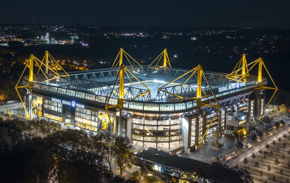 mickey4nbk's tweet photo. @BVB Hey, Bro β«πnice to see ya in Westfalenstadion π€β
PLEASE play with courage & athletic dedication #BenseMan β«πβ
And the teammates n' fans are cool.
Welcome to our family, Ramy π€ππ https://t.co/NYmD9hEh6C