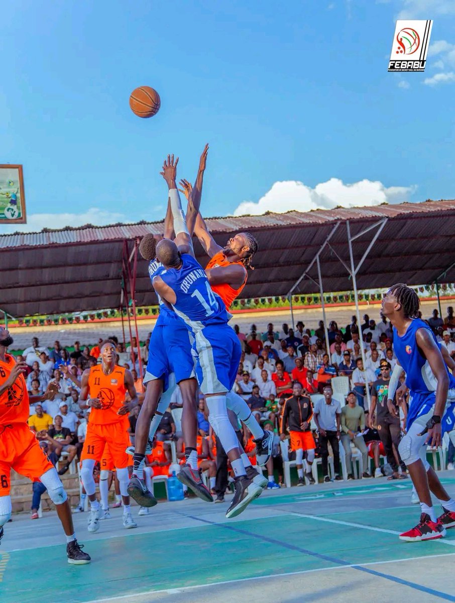 MagazineJimbere's tweet photo. 👏🏾 Après ce titre, @URUNANI_BBC va entamer une série de #PlayOffs à laquelle sont également qualifiées 3 autres équipes (@DynamoBbc, #Tigersbbc et @Remesha_BBC) parmi les 8 ayant pris part à la #VBLElite8 https://t.co/8bi3yEbn4X
#Burundi https://t.co/vlRB6tKzHy