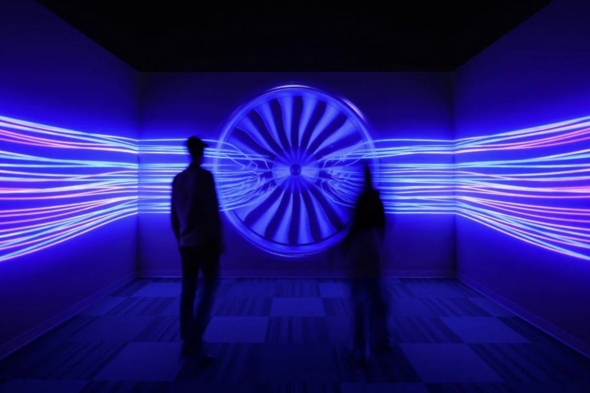 <a href="/united/">United Airlines</a> is giving us a look into the future of aviation with its Airshop innovation center🛩

United teamed up with <a href="/nextnowagency/">Next/Now</a> on the state-of-the-art #experience lab, which incorporates visual storytelling, projection mapping, and more👏

See inside👇
bizbash.com/event-tech-vir…