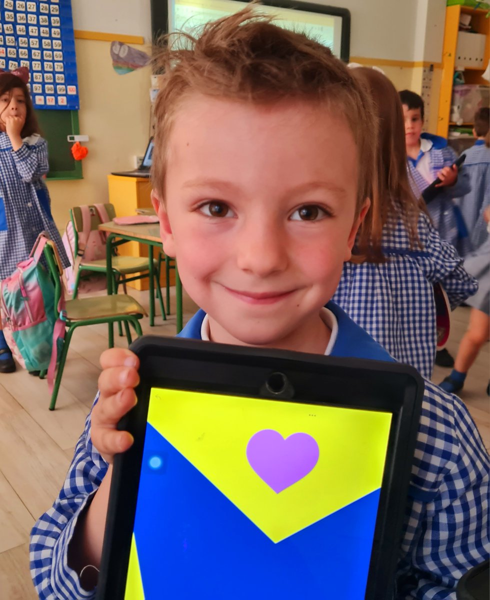 En 5 años aprendemos a usar el programa Paint 🖌 para crear nuestros propios dibujos digitales 💻
#colegiocanillejas #EducaciónDeCalidad #micolemola