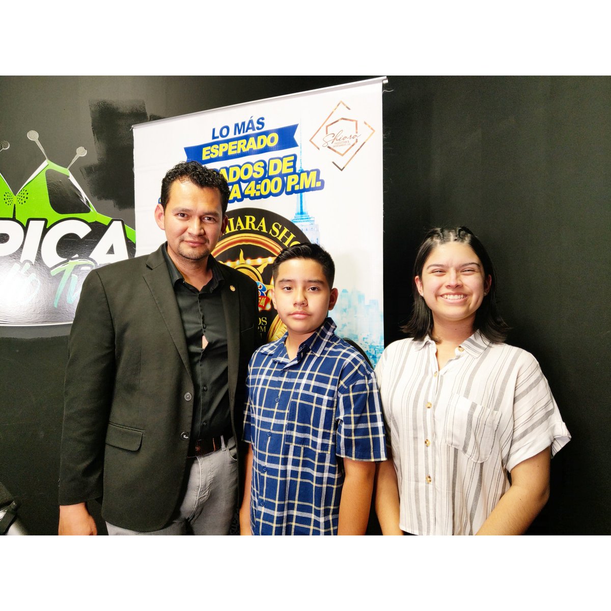 CaringForLupus's tweet image. Muchas gracias Consul General del Salvador en Elizabeth NJ @ArielValle_NJ por su #Lhandsign para crear visibilidad para Lupus. 
Gracias por su apoyo 💜✋💜

Lupus es una enfermedad autoinmune crónica que puede afectar cualquier parte del cuerpo.

#LupusChat #FFpaciente