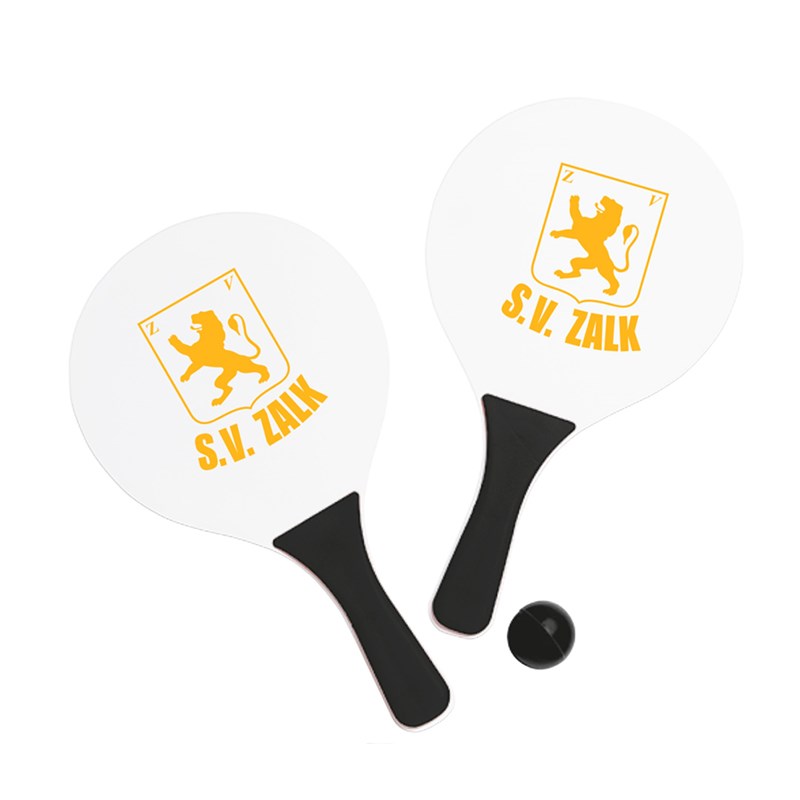 svzalk's tweet image. Like &amp;amp; Win!!!

De laatste wedstrijd van het seizoen is gespeeld!!! De sportbroek wordt ingeruild voor de Speedo. Even een paar weken zonder SV Zalk!

Of niet?!! Je maak nu kans op het unieke strandset met SV Zalk Logo.

Wat moet je doen?!!
Volg ons en like dit bericht!