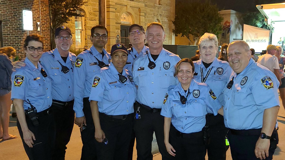 CitzPatrolMcK's tweet photo. Texas Music Revolution

McKinney COP on patrol and having a great Saturday night with 4 of our newest members. Bernie, Ana, Sandra, and Carol https://t.co/QajhBRgnlC