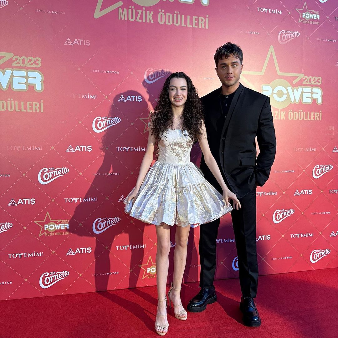 Powerturk Müzik Ödülleri gecesinde iki yıldız gördük. ✨
#SuBurcuYazgıCoskun & #OnurSeyitYaran

#OnYaz #AsDor