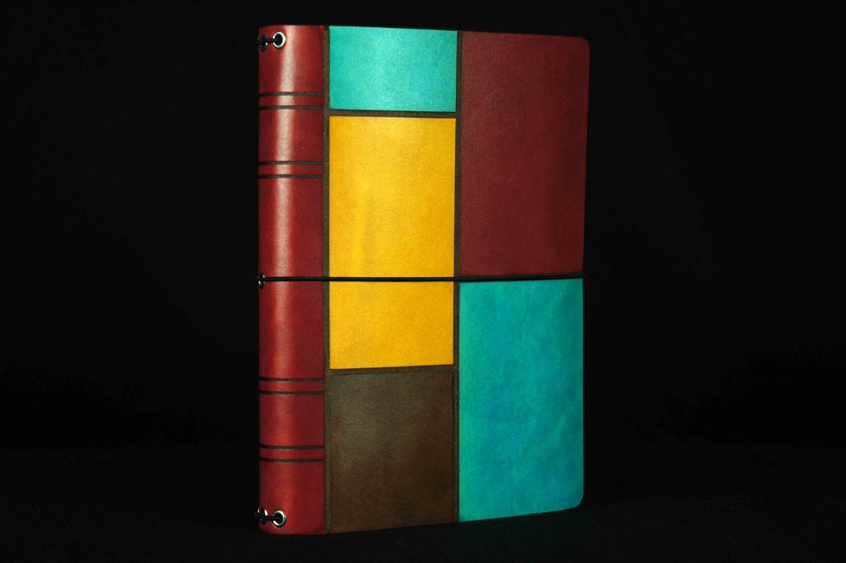 AltGuild's tweet image. “Mondrian” traveller’s notebook leather cover
In the mid 60s Piet Mondrian's art style hit the fashion world, It's the dress worn by Ms Fisher in“Ms Fisher’s Modern Murder Mysteries”That inspired me
#travelersnotebook
#travelersnote
#plannercommunity
#bulletjournal
#planneraddict