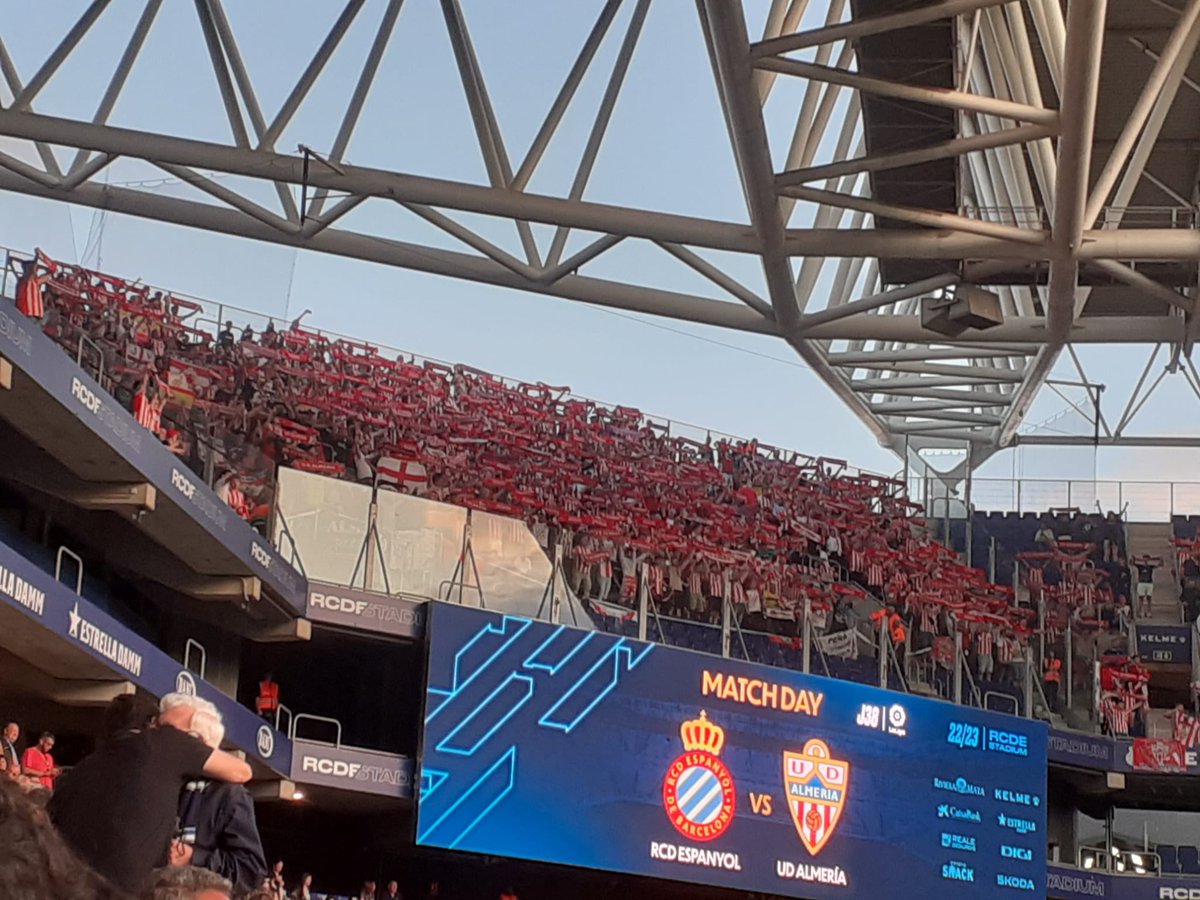 gradauda's tweet photo. RCD Espanyol - UD Almería. 1600km de viaje y a pesar del nefasto horario, estuvimos presentes una vez más. Esta afición y este grupo no tienen límites.

ALMERÍA ES DE PRIMERA, DE PRIMERA NO SE VA. https://t.co/aVCdqHlGj5